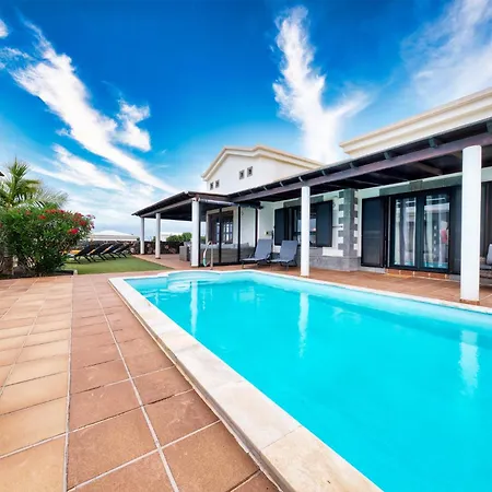 Endless Summer-sea Views Holiday home *